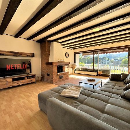 Appartamento Traumaussicht Kamin Balkon Burgblick 65 Zoll Tv Netflix Sky Joyn Lindenplatz Bullay Esterno foto