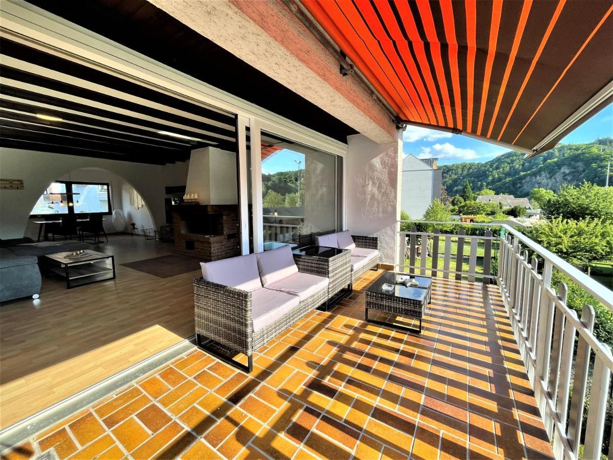 Appartamento Traumaussicht Kamin Balkon Burgblick 65 Zoll Tv Netflix Sky Joyn Lindenplatz Bullay Esterno foto
