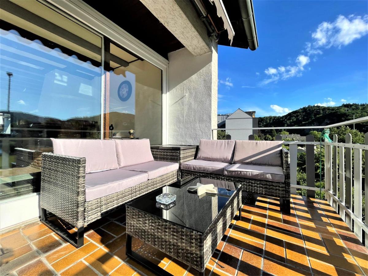 Appartamento Traumaussicht Kamin Balkon Burgblick 65 Zoll Tv Netflix Sky Joyn Lindenplatz Bullay Esterno foto